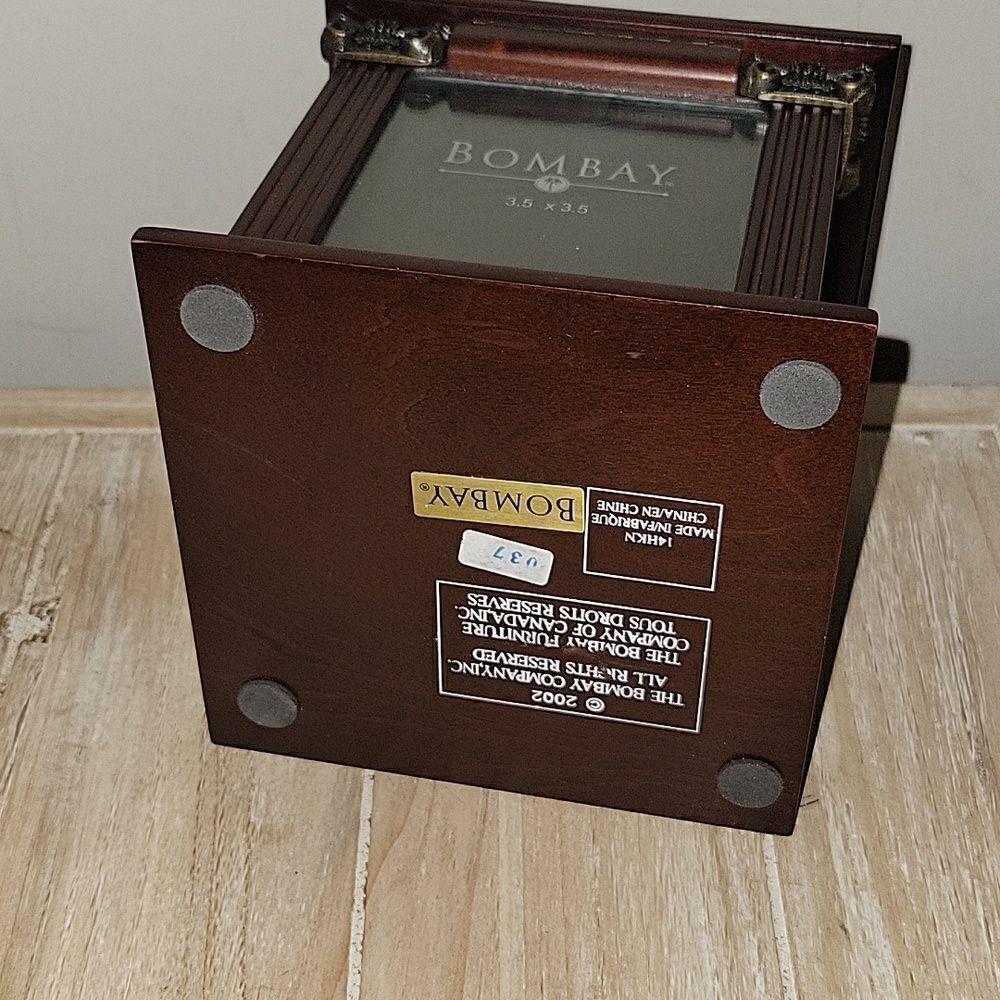 THE BOMBAY COMPANY Wood 3.5” x 3.5” Photo Picture Frame Storage Box Y2K - Picture 6 of 6